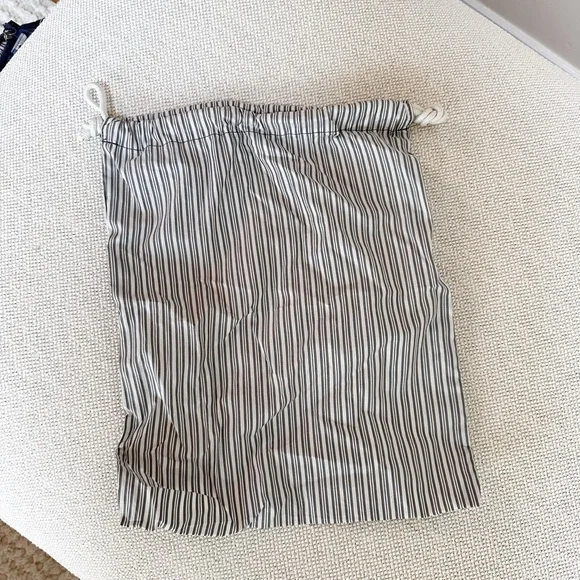 Lululemon Traveling Yogini Rucksack - Picture 14 of 16